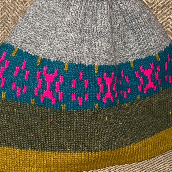 NATURAL LIFE women’s one size winter toboggan with Pom Pom hat multi color - Picture 3 of 12